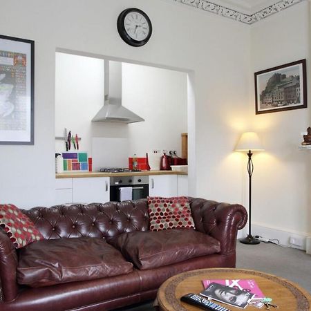 Modern And Colourful Flat By The Castle Appartement Edinburgh Buitenkant foto